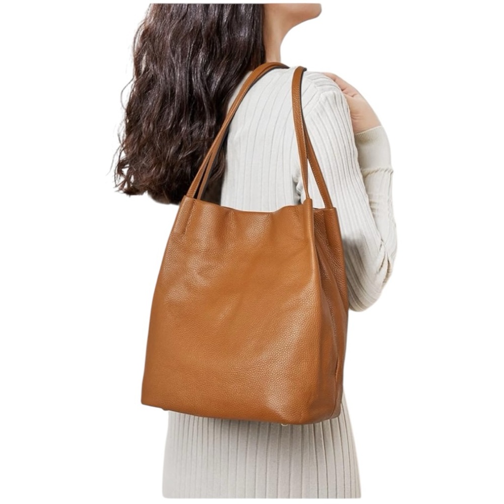 Chic Tan Leather Shoulder Bag